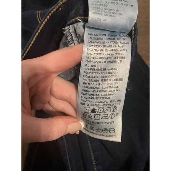 Levi’s Womens 720 High Rise Super Skinny Dark Wash Blue Jeans Denim 28 - Picture 6 of 6